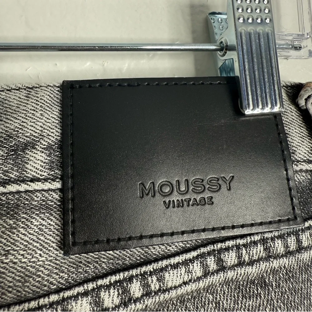 NWOT Moussy Vintage Light Black Skinny Jean Raw Hem Size 27 Designer‎ Minimalist
